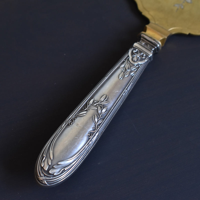 Cake server, gold-colored