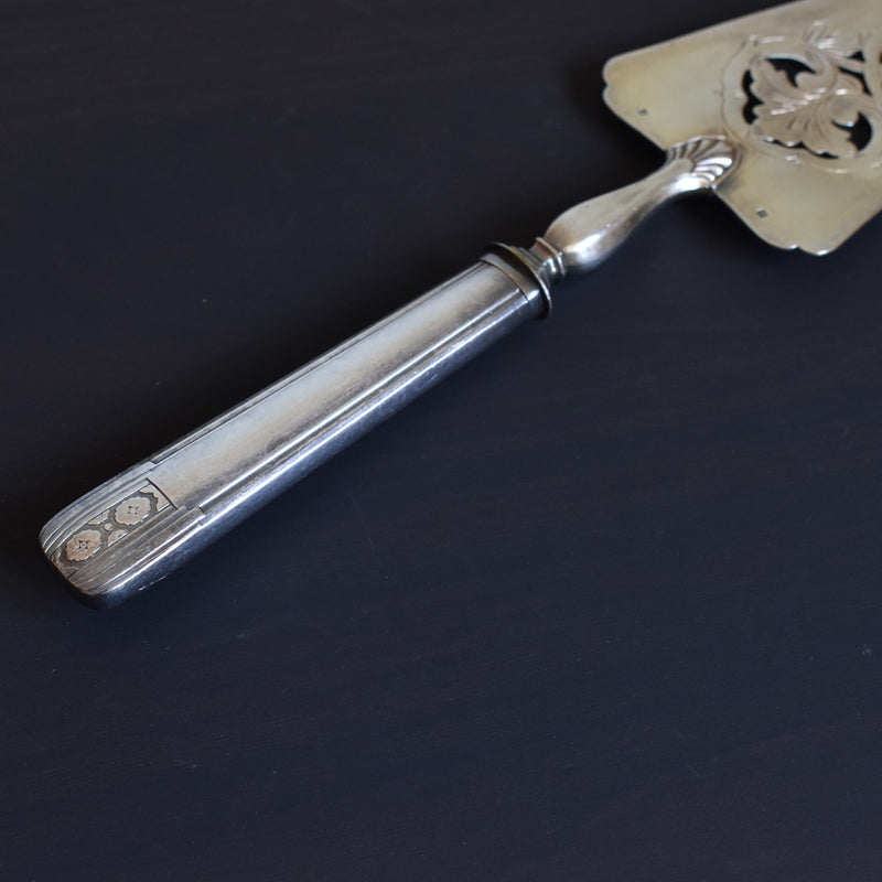 Cake server, silver