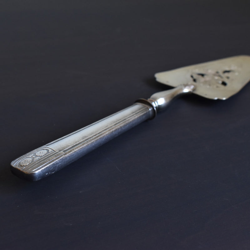 Cake server, silver