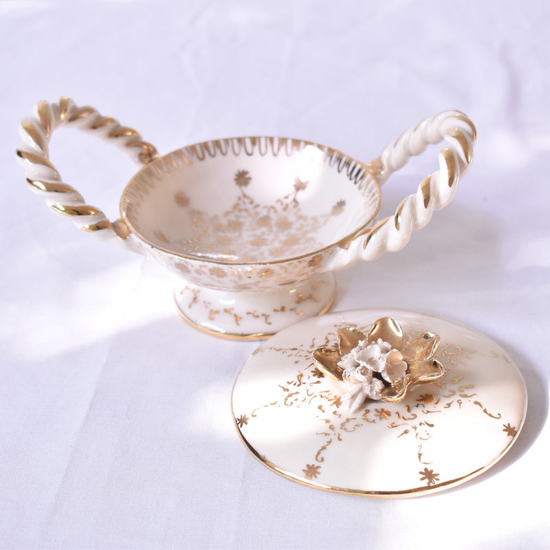 ドラサンヴァル  ヴィンテージ  ボンボニエール　ホワイトフラワー　蓋