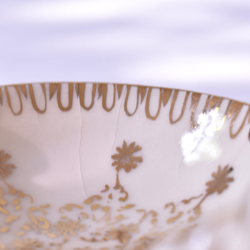 ドラサンヴァル  ヴィンテージ  ボンボニエール　ホワイトフラワー　貫入中