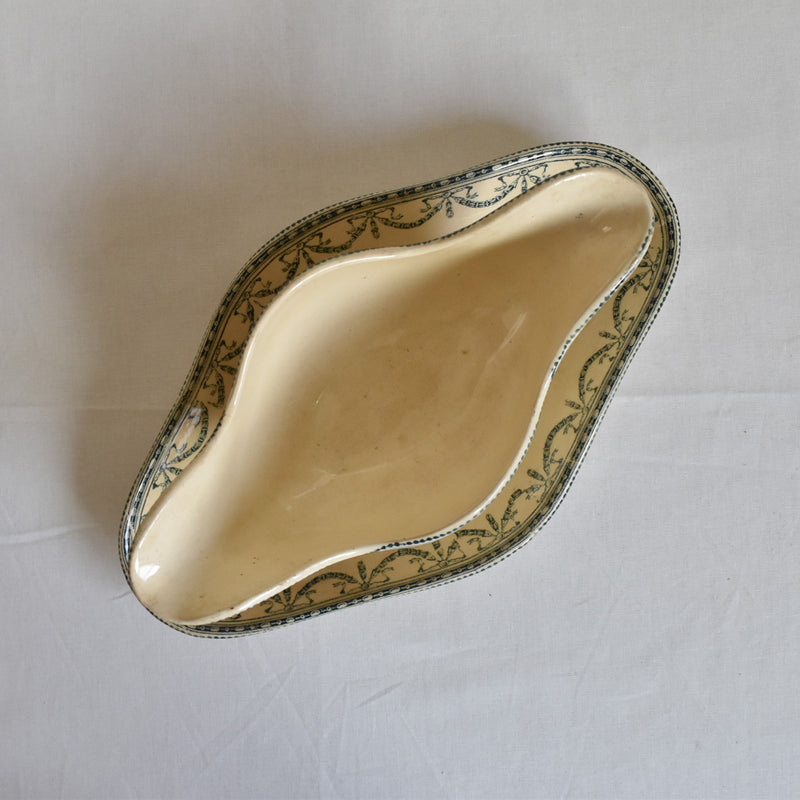 Antique sauce boat, Salins, Ruban