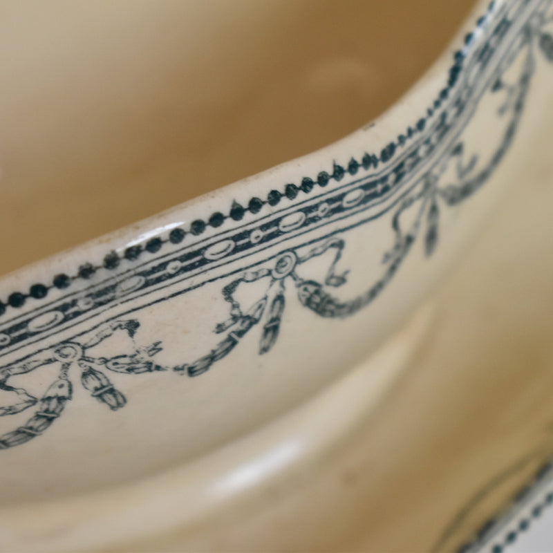 Antique sauce boat, Salins, Ruban