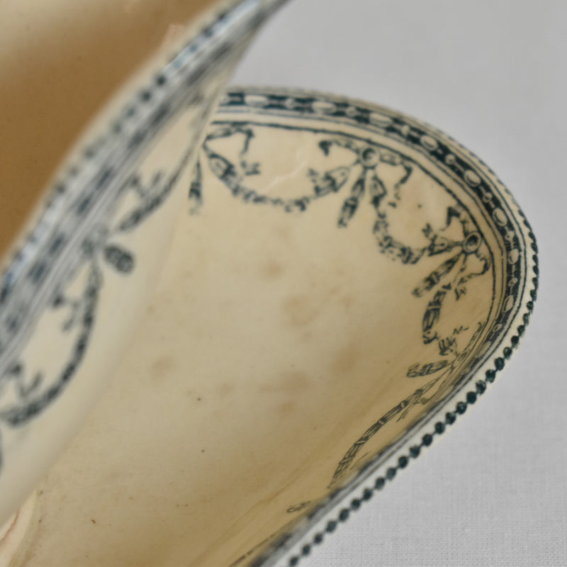 Antique sauce boat, Salins, Ruban