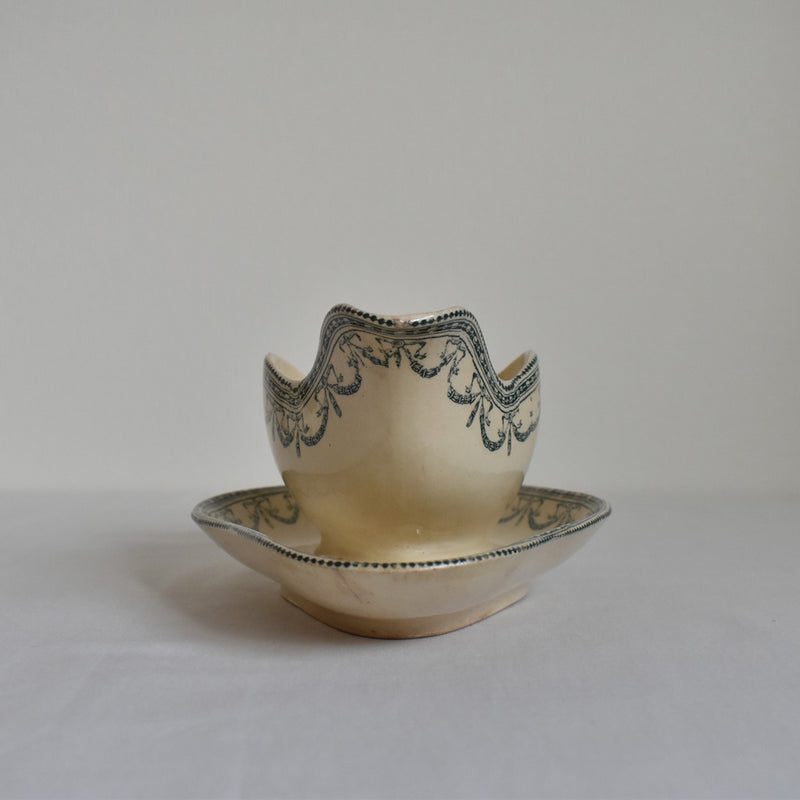 Antique sauce boat, Salins, Ruban