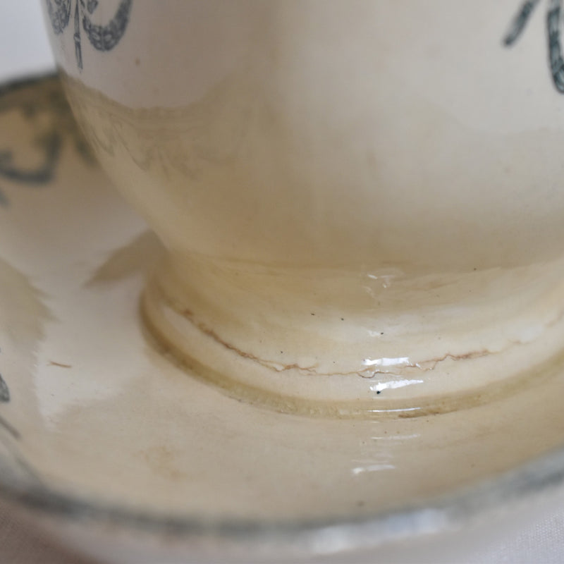 Antique sauce boat, Salins, Ruban