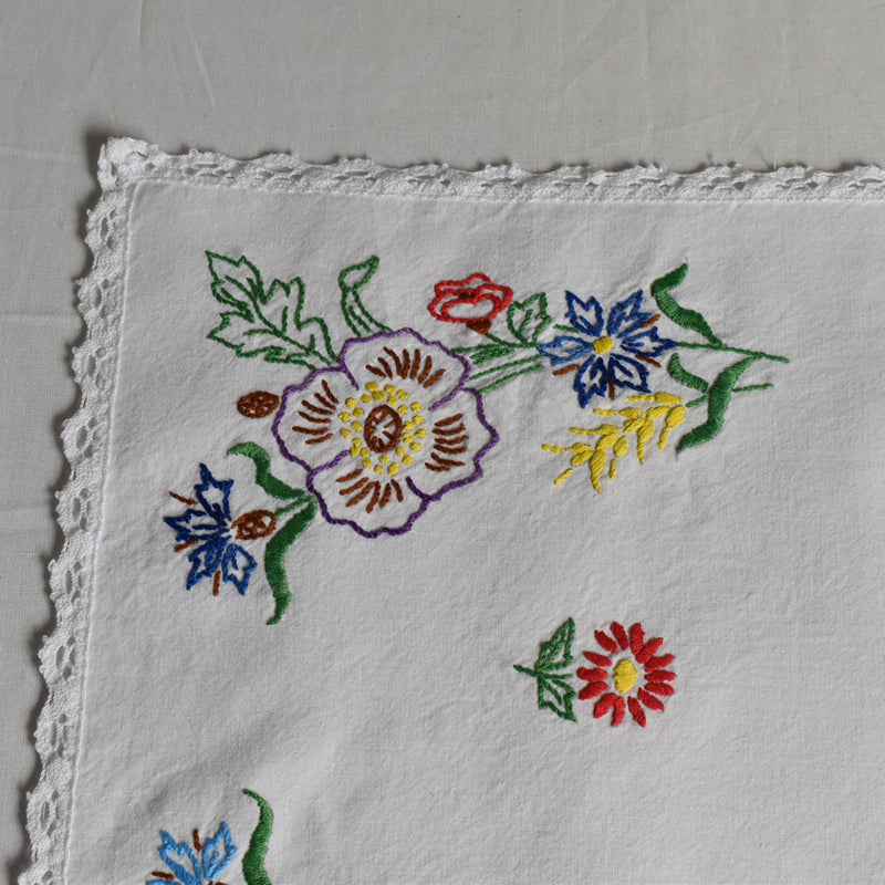 ヴィンテージテーブルセンター　花のブーケ