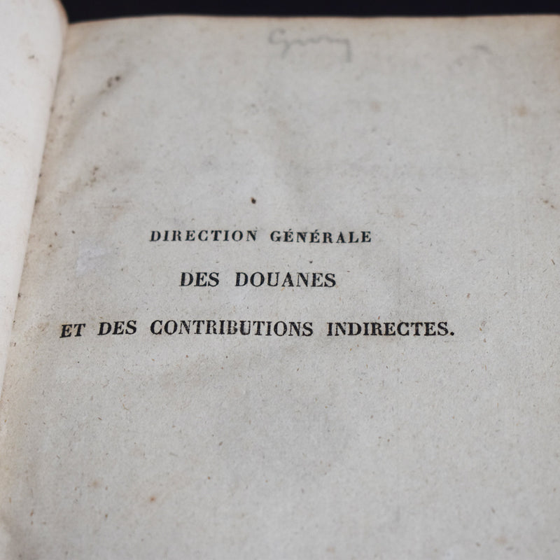 Antique book: Circulaires et Décrets