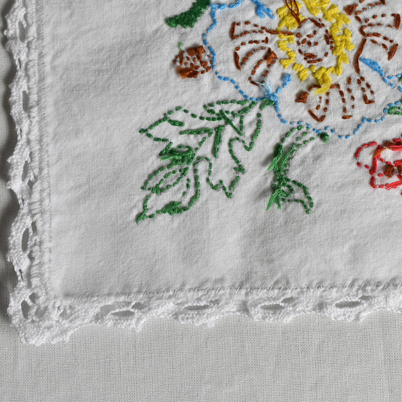 ヴィンテージテーブルセンター　花のブーケ