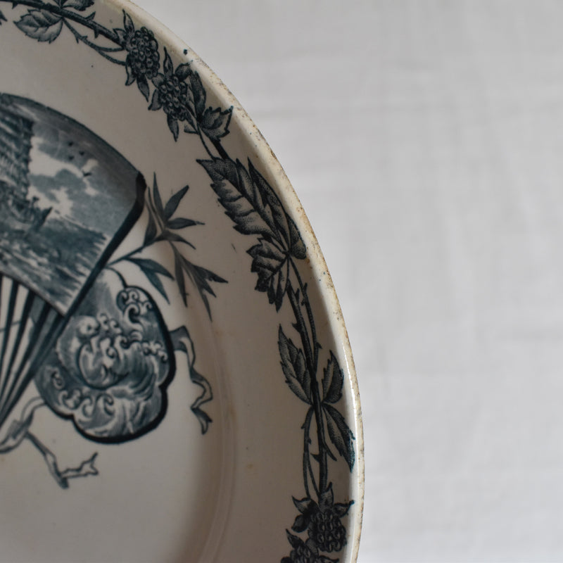 Antique plate Pecsonne Eventail