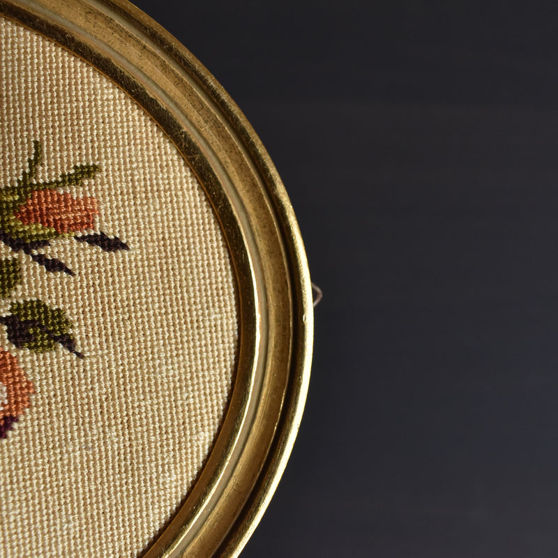 Vintage Oval Frame "Cross-stitch Rose"