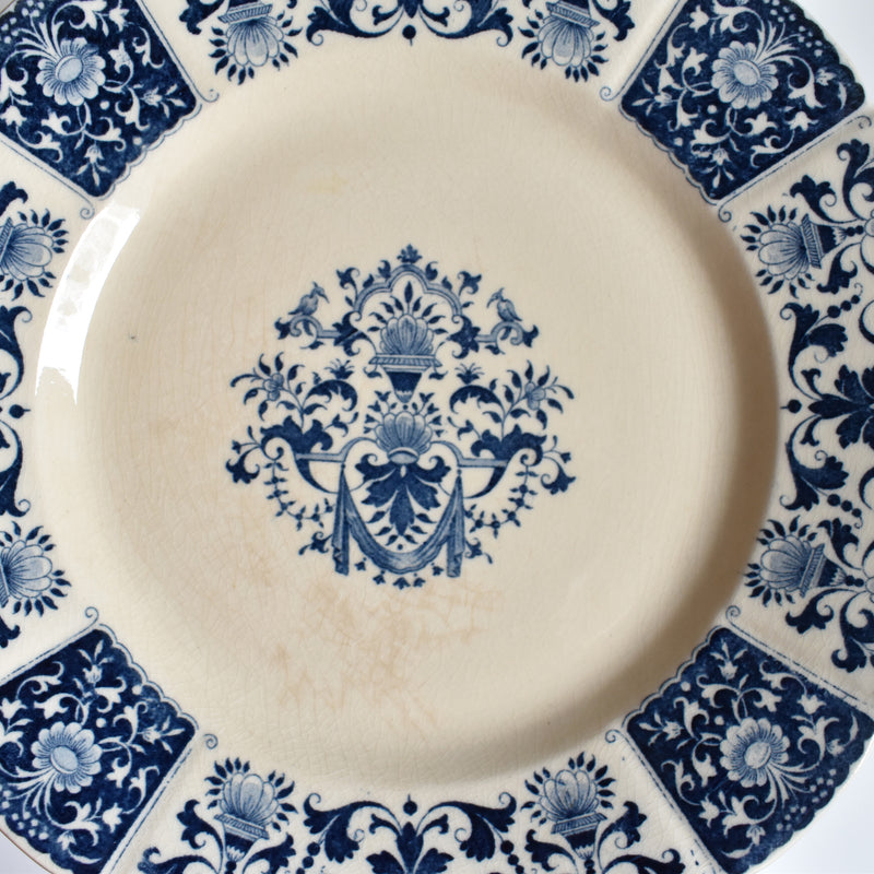 Antique Plate: E.Bourgeois (Gien) Ibis Carré Bleu A