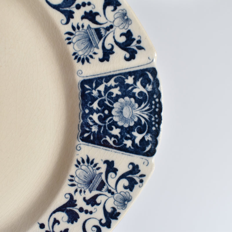 Antique Plate: E.Bourgeois (Gien) Ibis Carré Bleu A