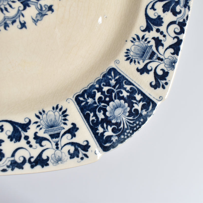 Antique Plate: E.Bourgeois (Gien) Ibis Carré Bleu A