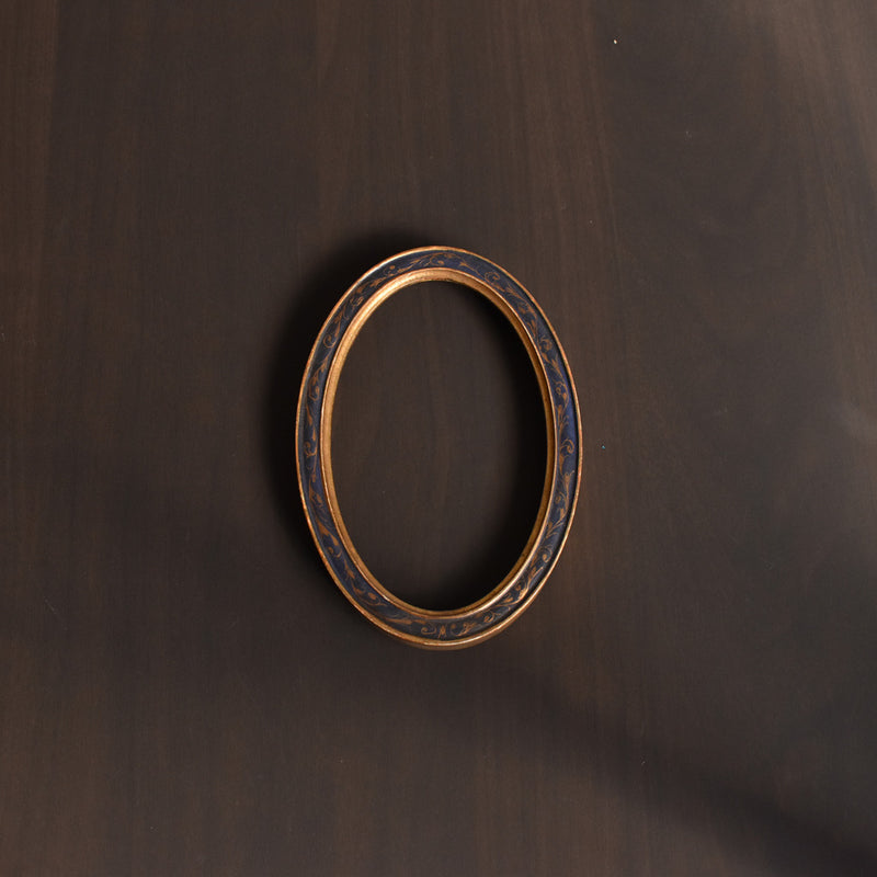 Antique Oval Gold Leaf Frame