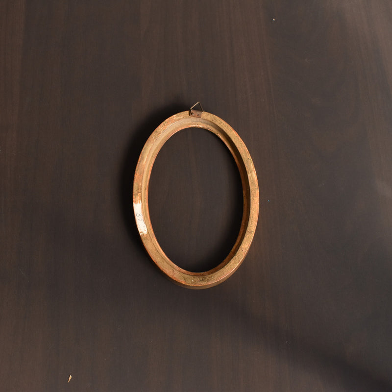 Antique Oval Gold Leaf Frame
