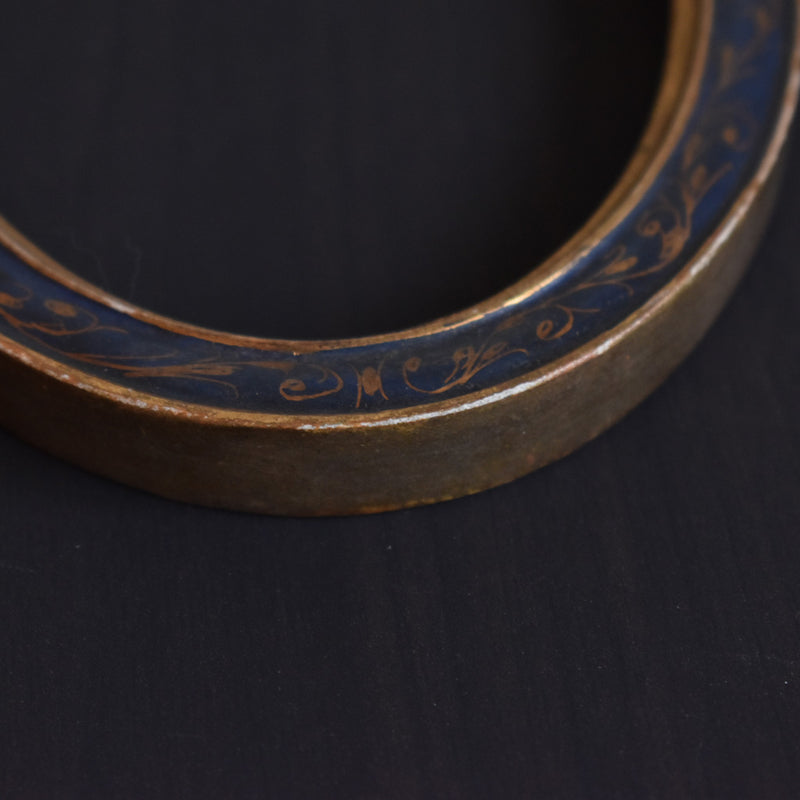 Antique Oval Gold Leaf Frame