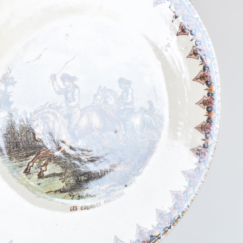 Antique decorative plate U&C Sarreguemines Les courses Finistere