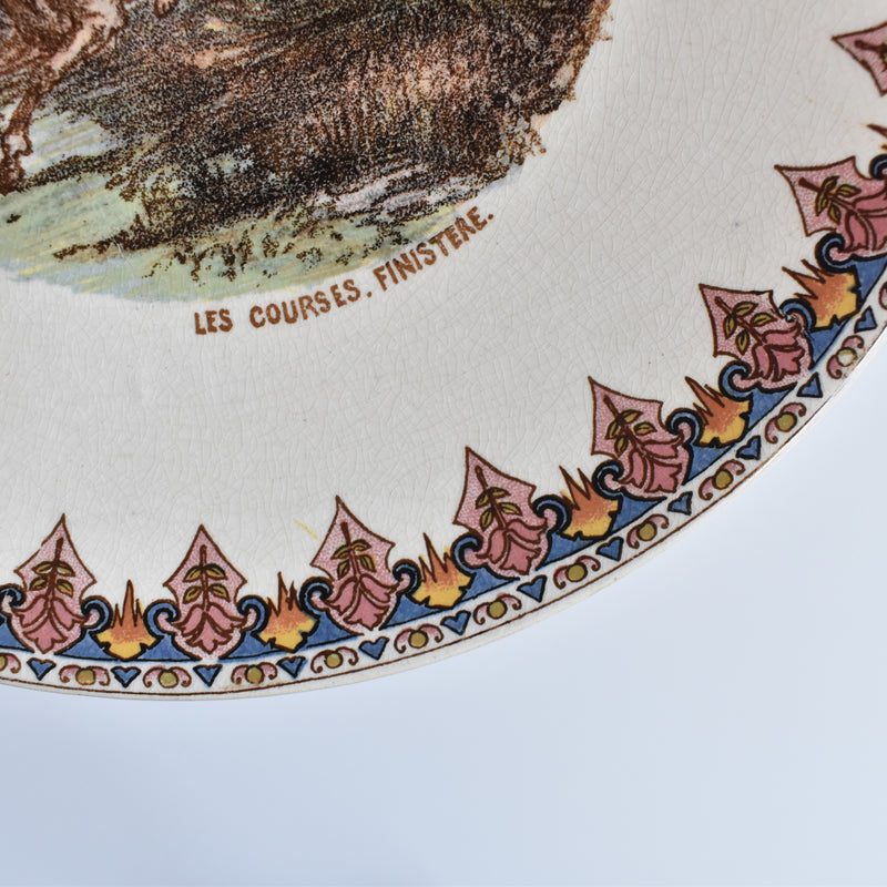 Antique decorative plate U&C Sarreguemines Les courses Finistere