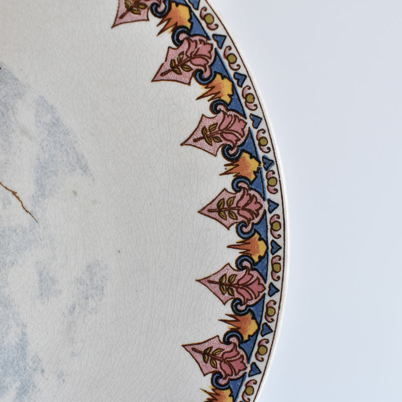 Antique decorative plate U&C Sarreguemines Les courses Finistere