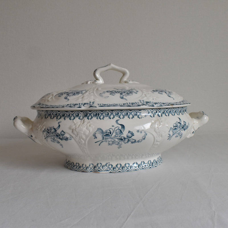 Antiques de Plaisir Large Longueuil Muguet (lily of the valley)