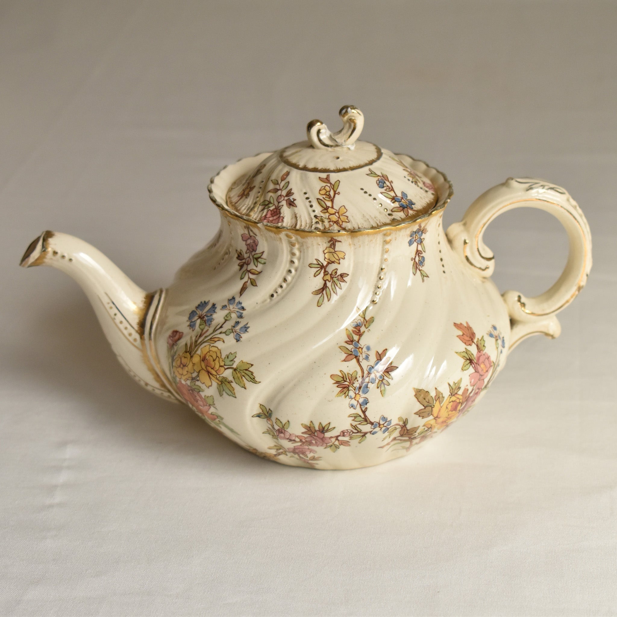 アンティークティーポット U&C サルグミンヌ Louis XV — Loane Interior