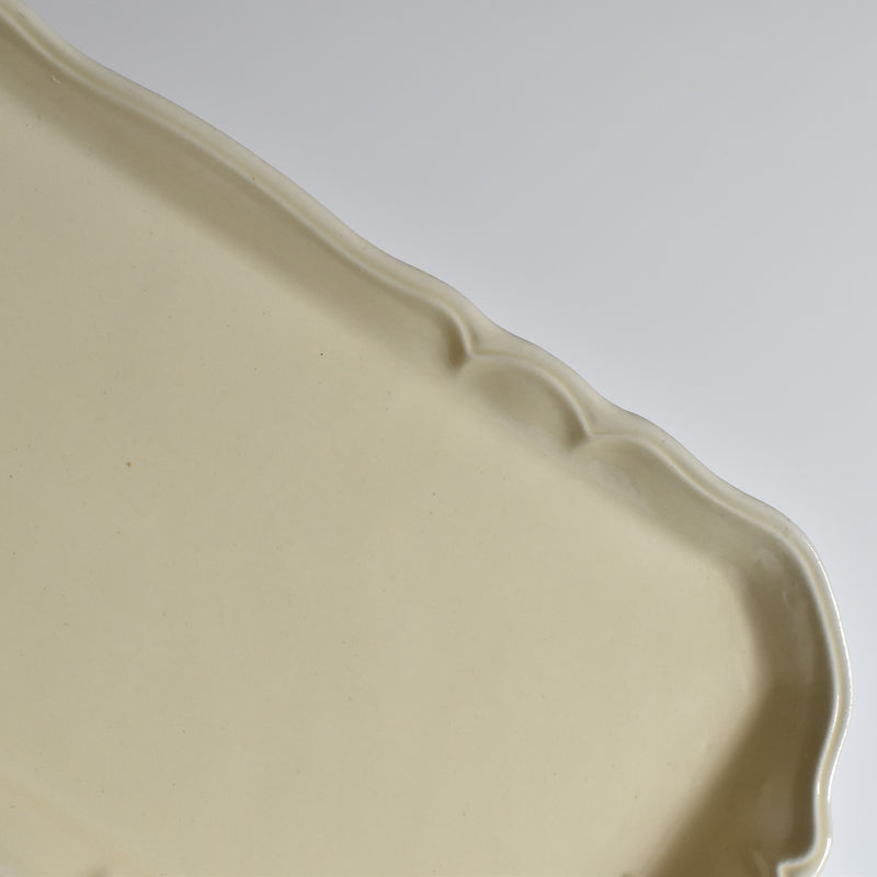 Vintage petal-rim cake plate, kiln unknown