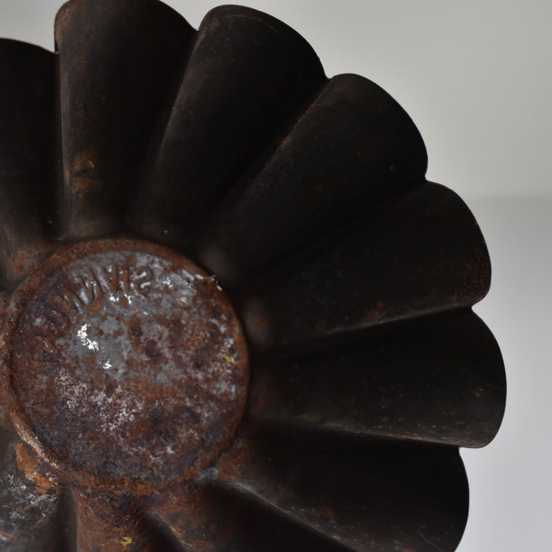 Antique Cake Mold B "Flan Lyonnais"