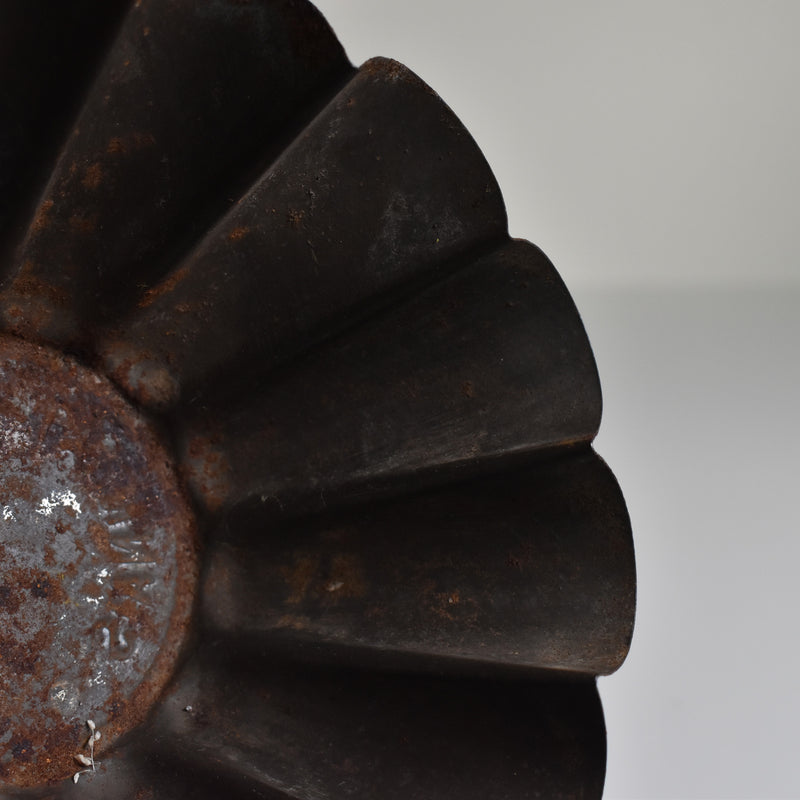 Antique Cake Mold B "Flan Lyonnais"