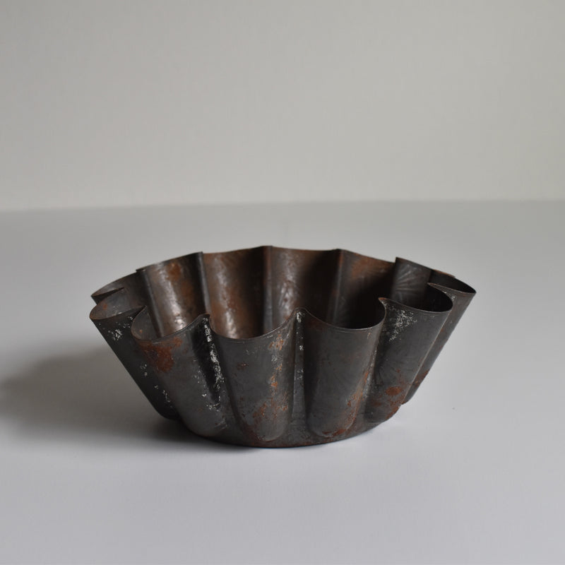 Antique cake mold C