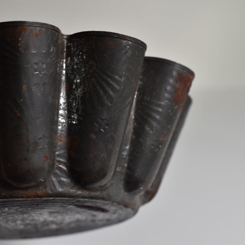 Antique cake mold C