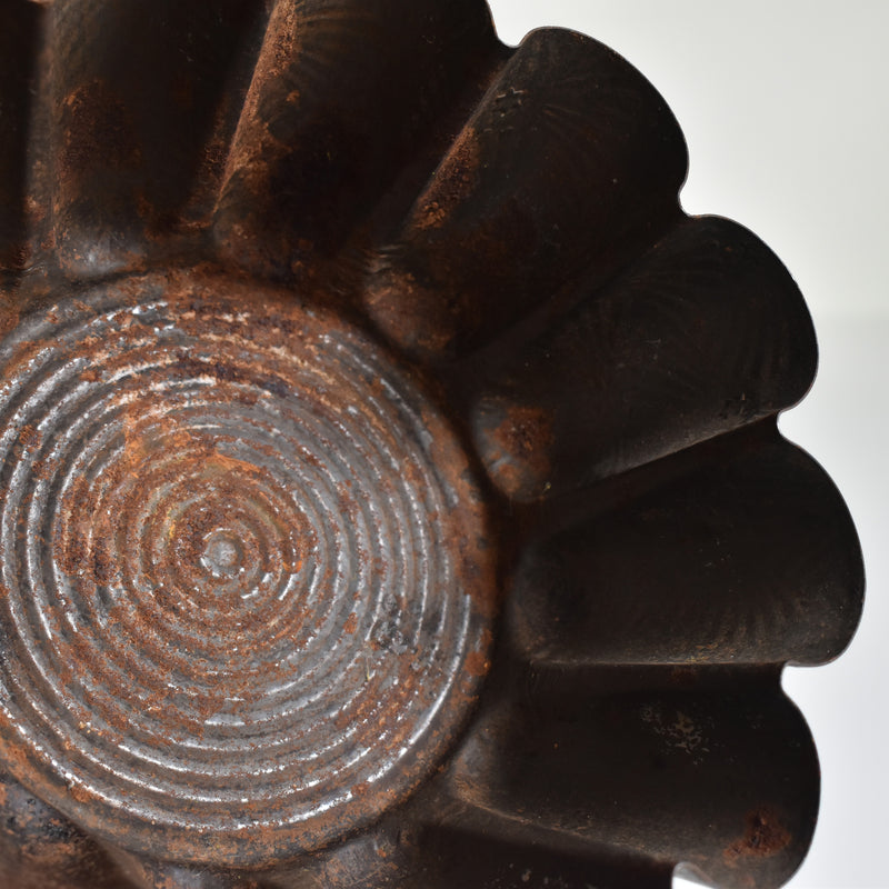Antique cake mold C