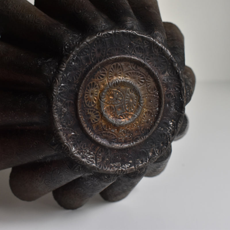 Antique cake mold E
