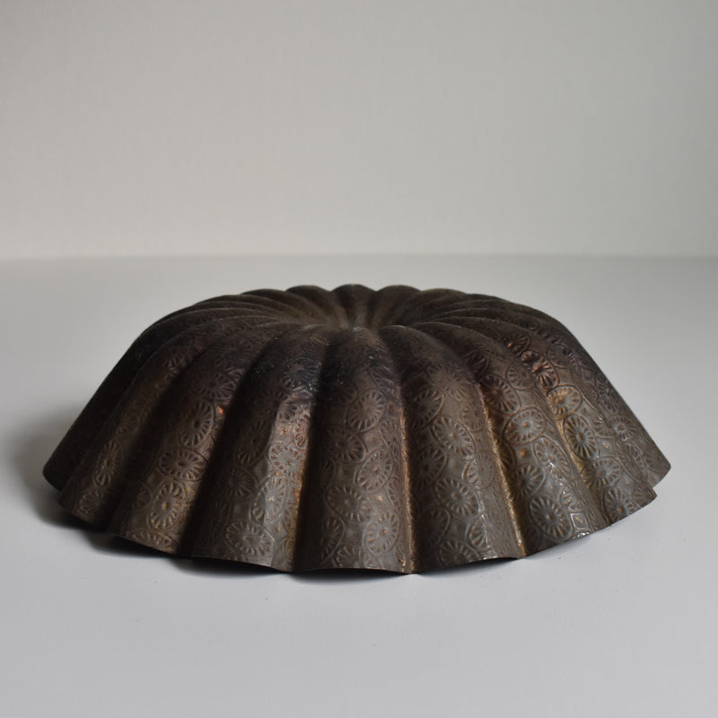 Antique cake mold F