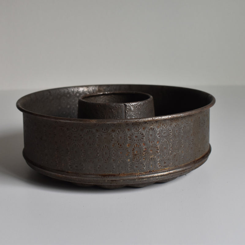 Antique Cake Mold G