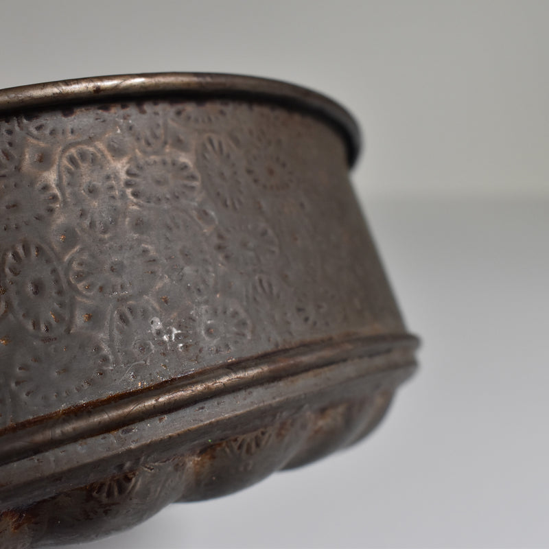 Antique Cake Mold G