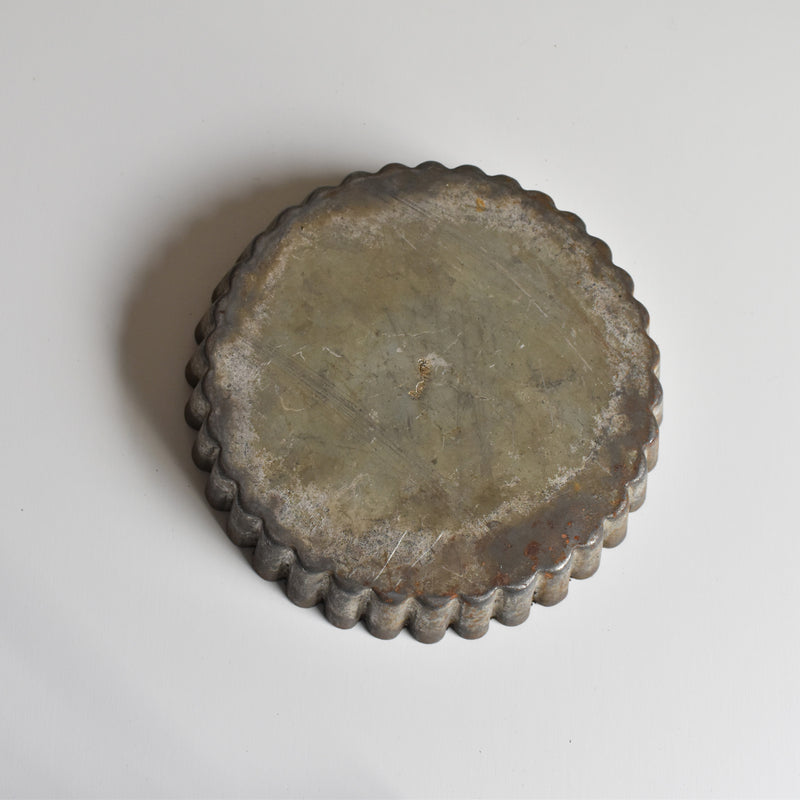 Antique cake mold H
