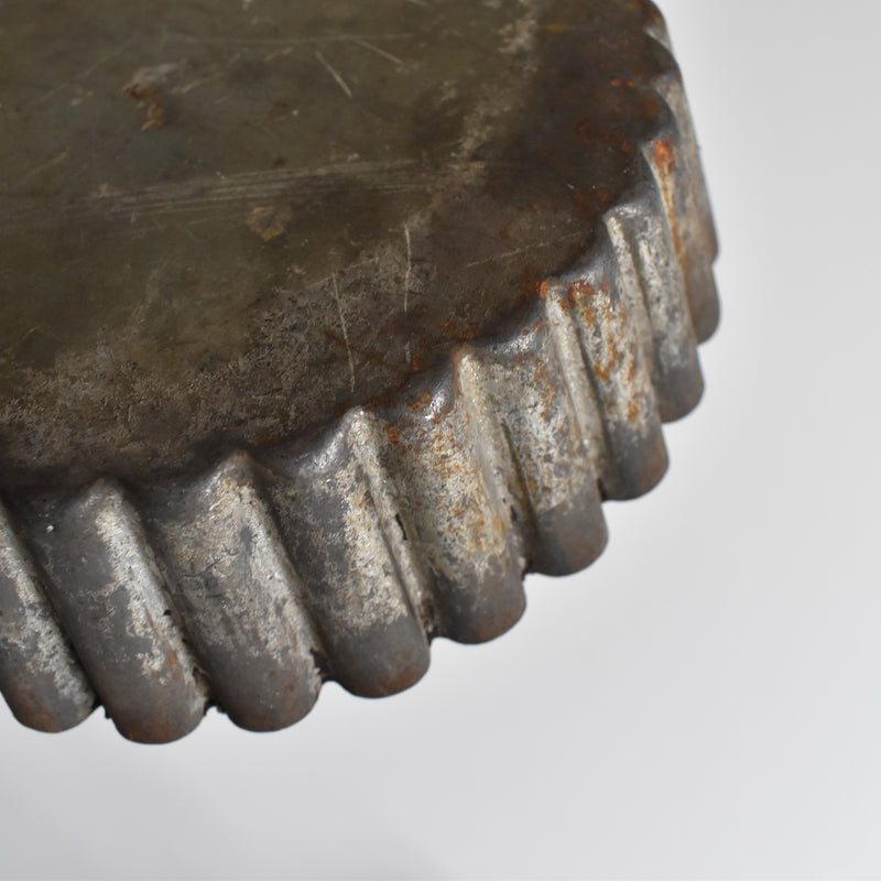 Antique cake mold H