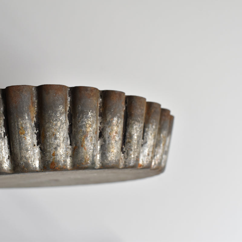 Antique cake mold H