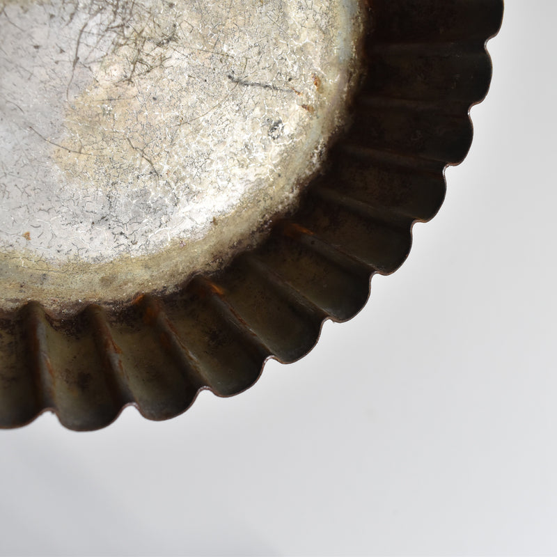 Antique cake mold H