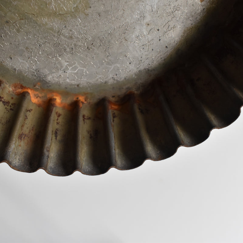 Antique cake mold H
