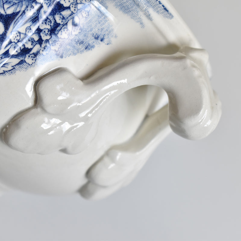 Vintage Soup Tureen, Lunéville, English Style (displayed at the Osaka store)