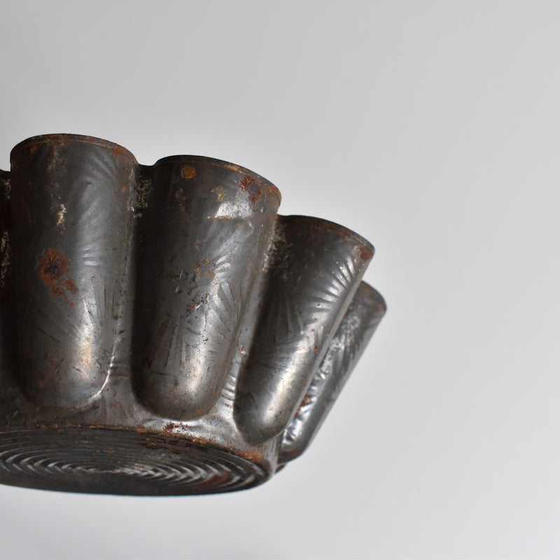 Antique cake mold C