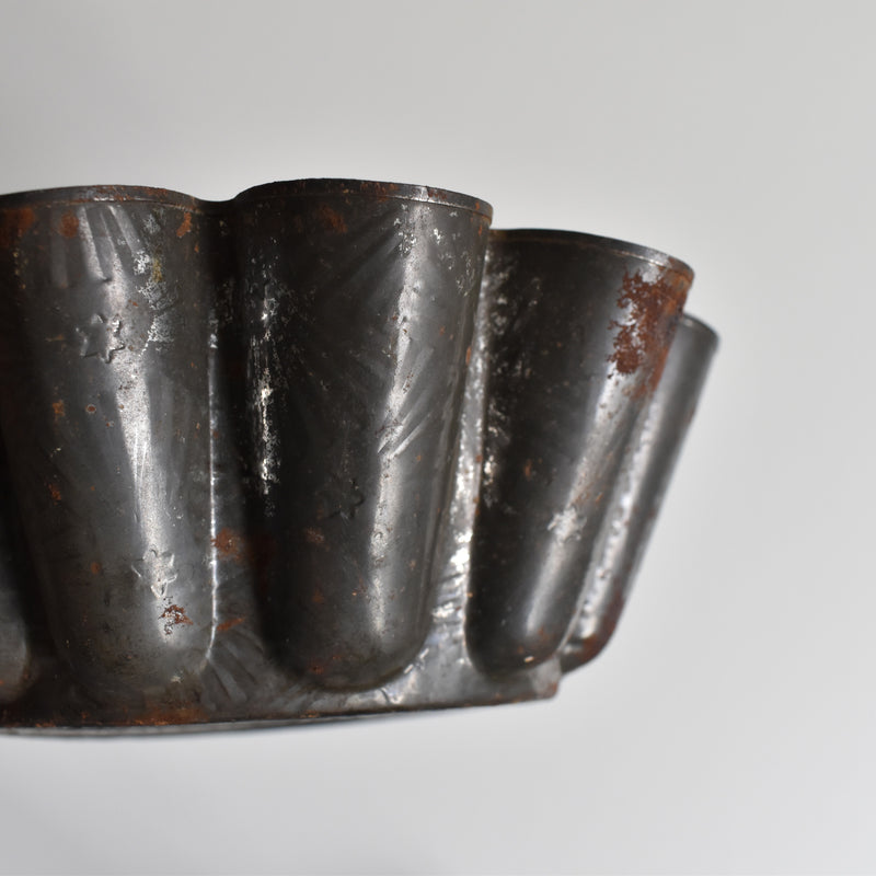 Antique cake mold C