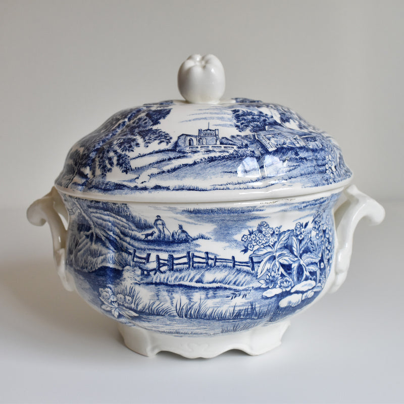 Vintage Soup Tureen, Lunéville, English Style (displayed at the Osaka store)