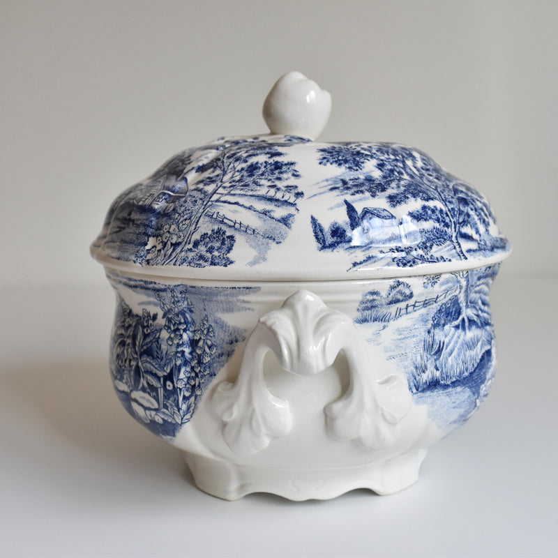 Vintage Soup Tureen, Lunéville, English Style (displayed at the Osaka store)