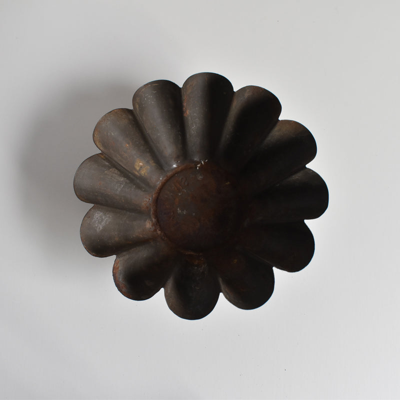 Antique Cake Mold B "Flan Lyonnais"