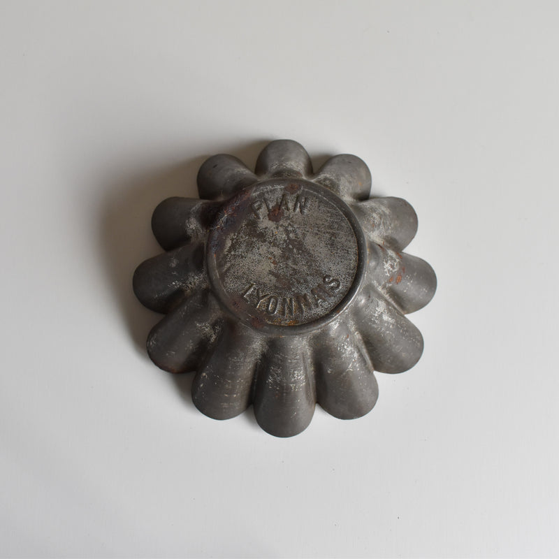 Antique Cake Mold B "Flan Lyonnais"