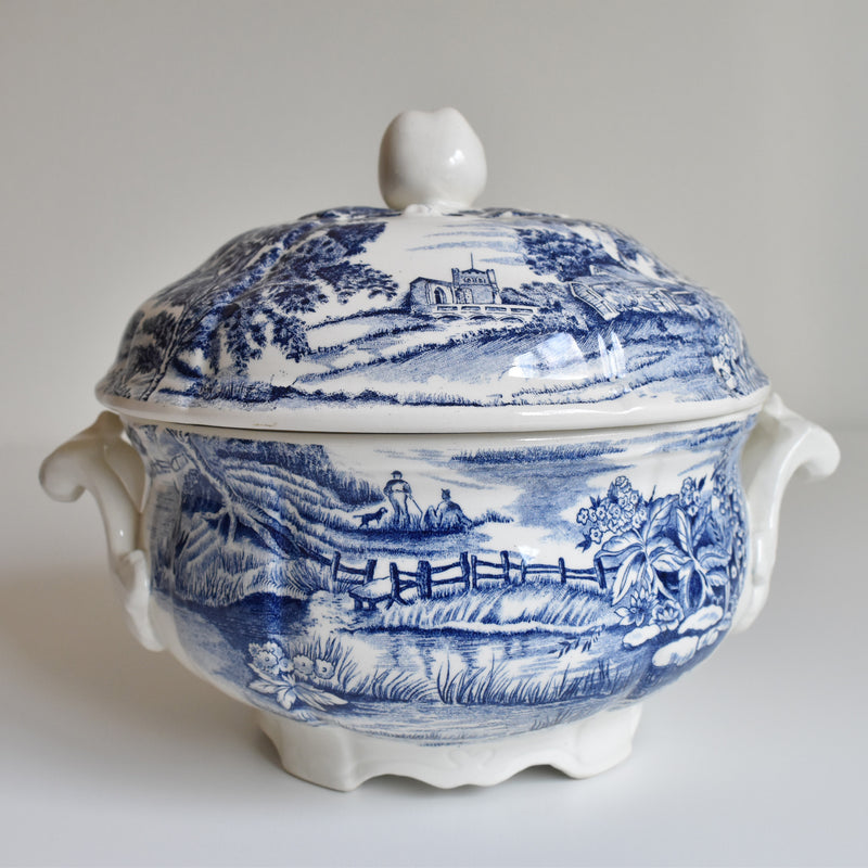 Vintage Soup Tureen, Lunéville, English Style (displayed at the Osaka store)