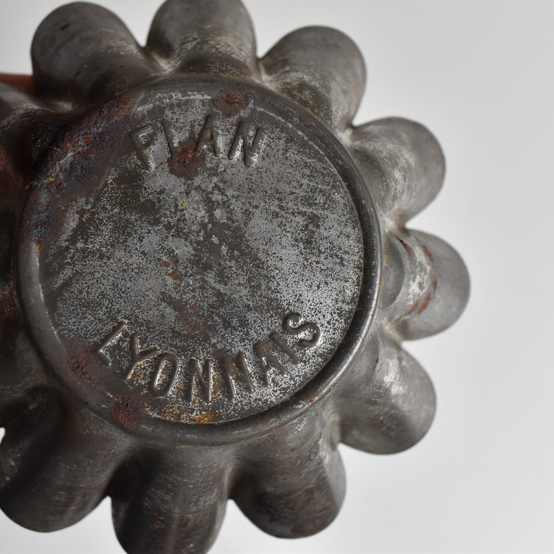 Antique Cake Mold B "Flan Lyonnais"